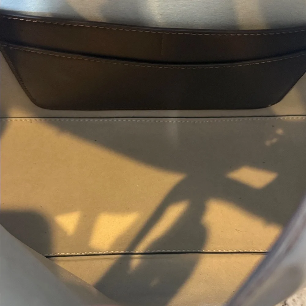 Elegant Brown Vegan Leather Handbag - Picture 3 of 3